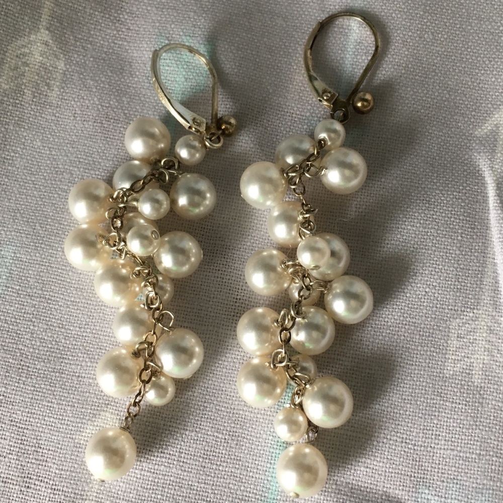 Pearl dangle earrings